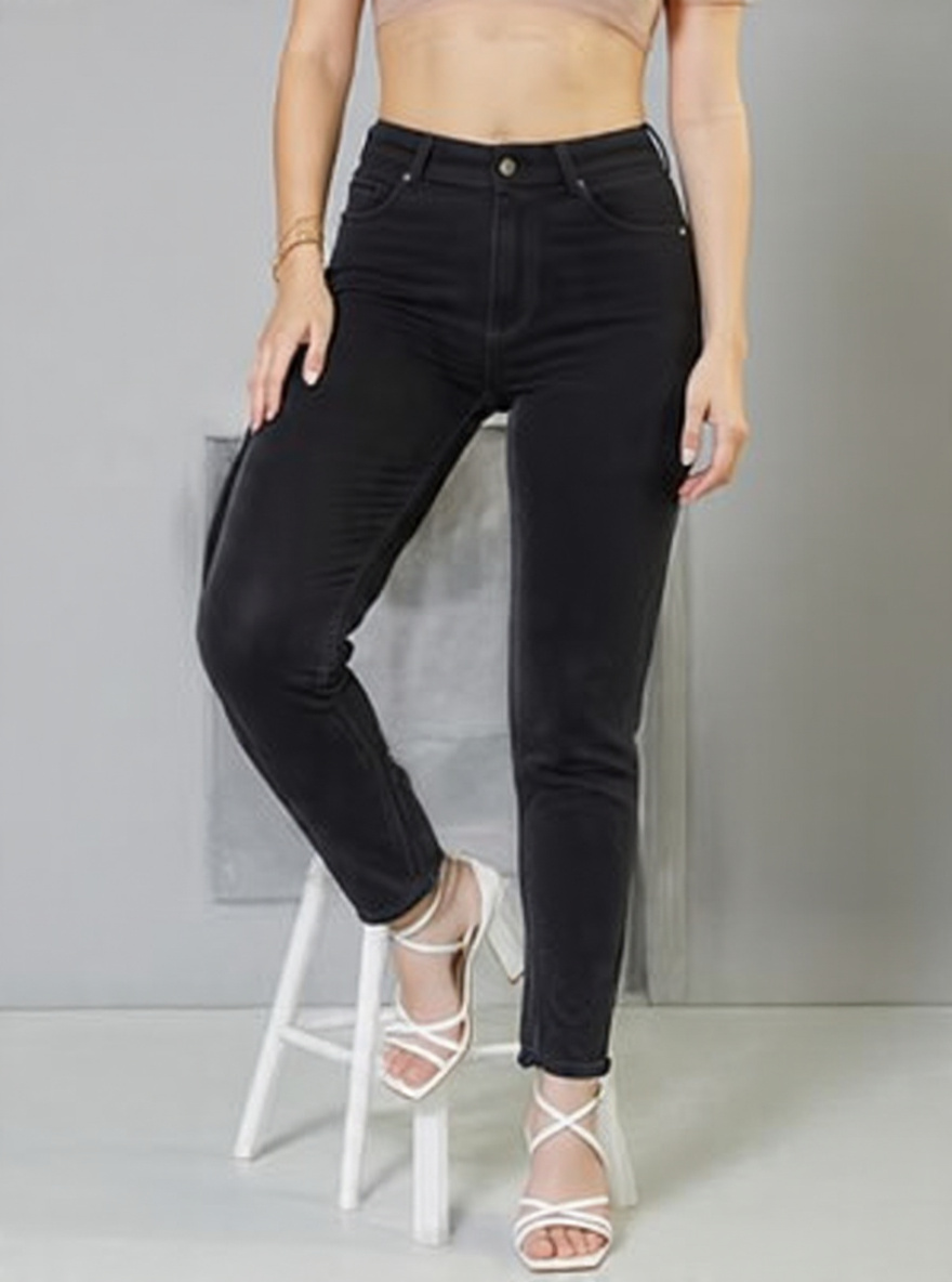 Women Skin Fit Dark Black Denim Jeans